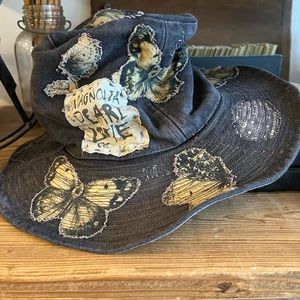 🎩 Magnolia Pearl Top Hat